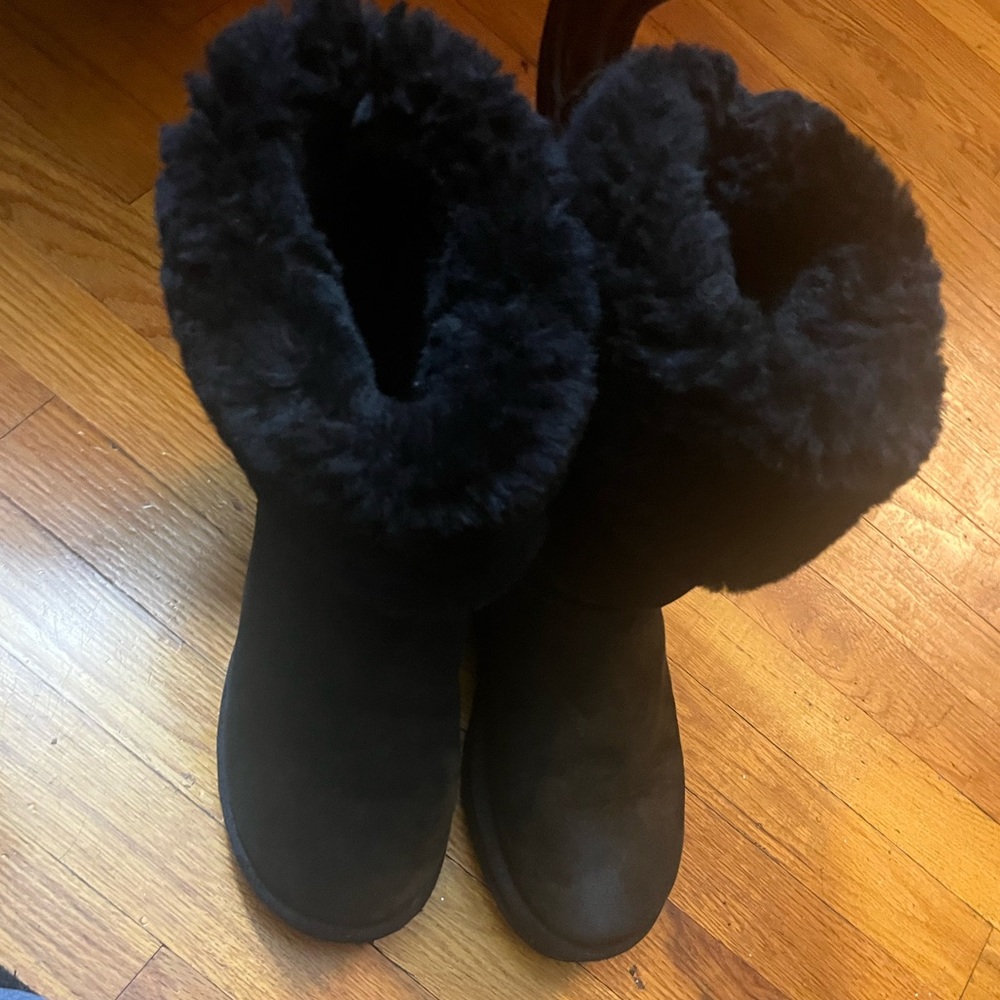 100% Authentic UGG Australia Women's Pre-Owned Long Black Uggs Size 8 Very Good